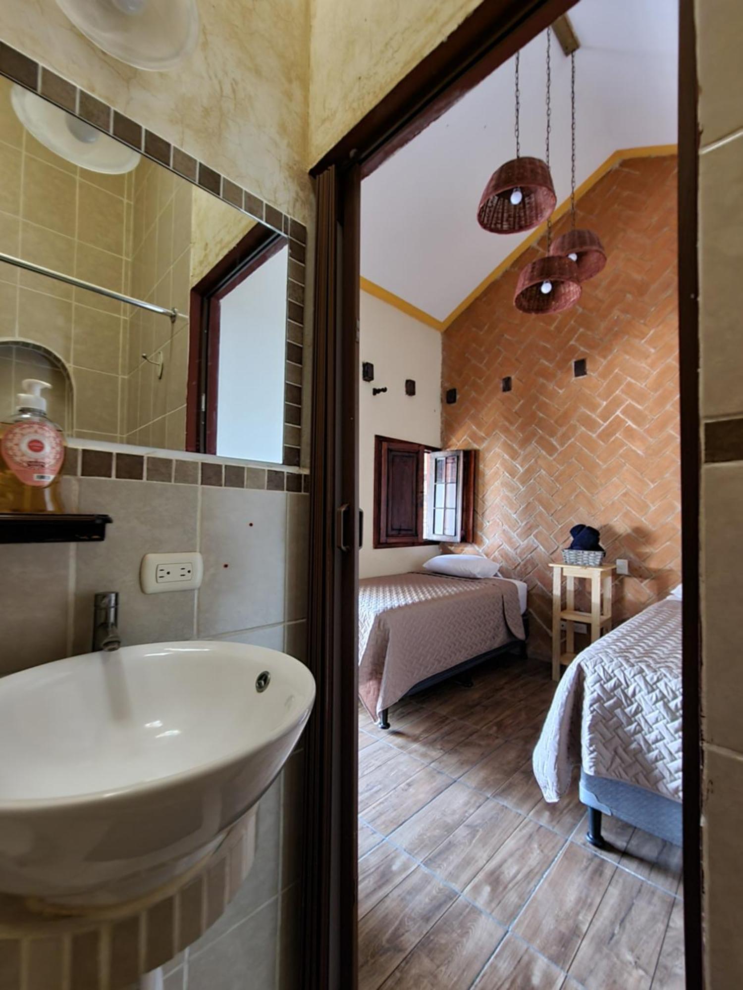 Central Hostel Boutique Antigua ภายนอก รูปภาพ
